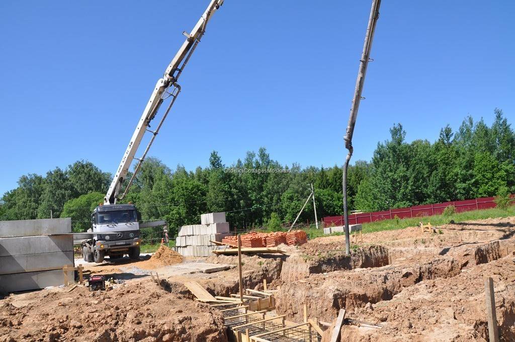 Строительство фундамента, заливаем плиту